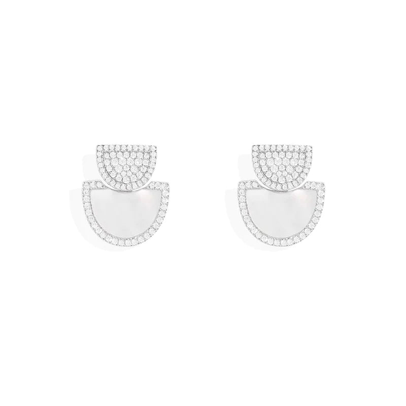 AE14866XNC-apm-monaco-half-moon-earrings-with-nacre_800x_452c45cf-9241-46bf-a690-8168d2892f75.webp